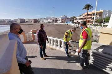 layas avanza en la ejecución del plan de rehabilitación del paseo marítimo de Telde/TA.